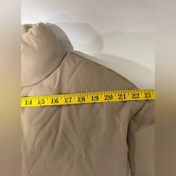 Pink Diamond Giselle Puffer Jacket small - Picture 14 of 16